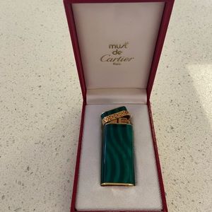 Vintage Must De Cartier lighter . Green Malachite